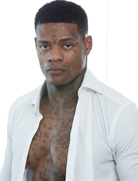 Jason Luv has an athletic physique with a tattooed body and a height of 6 feet 5 inches. He weighs 107kg and often shows his well-maintained physique on social media. He has dark brown eye color and naturally black eyes.